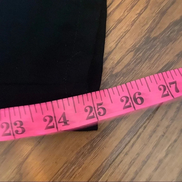 BCBGMAXAZRIA pleated black capris in size small - Picture 10 of 10